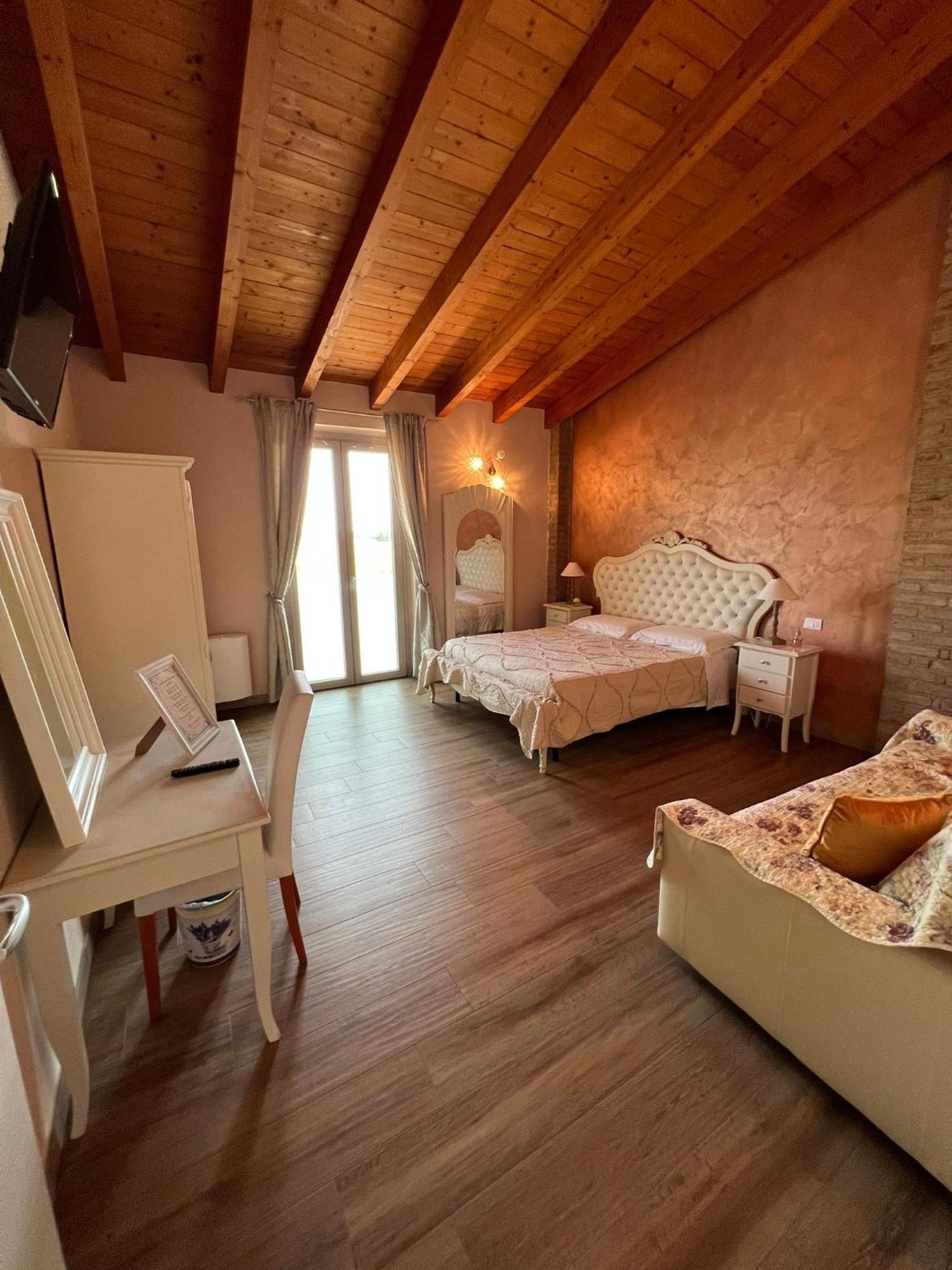 Agriturismo Le Fontanelle Da Valente Монтикири Екстериор снимка